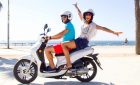 Location de scooters à Paros. Scooters économiques et sécurisés à Paros